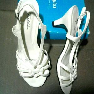 Ladies sandals Tradition size 8